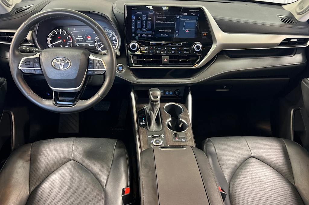 Thumbnail: 2022 Toyota Highlander - 2