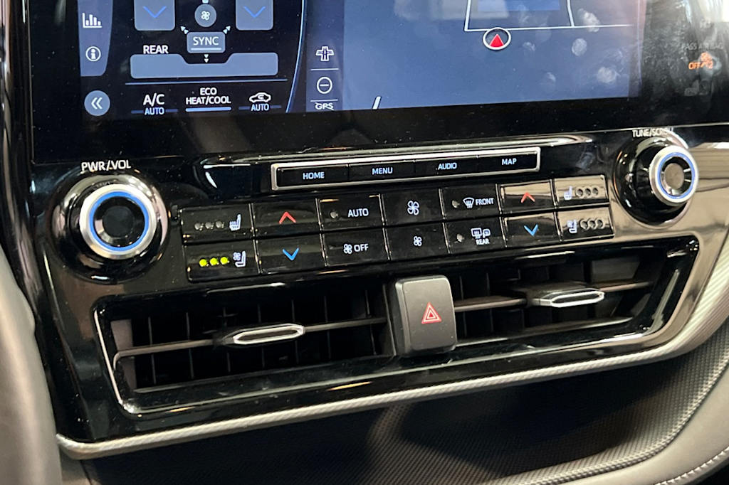 Thumbnail: 2022 Toyota Highlander - 28