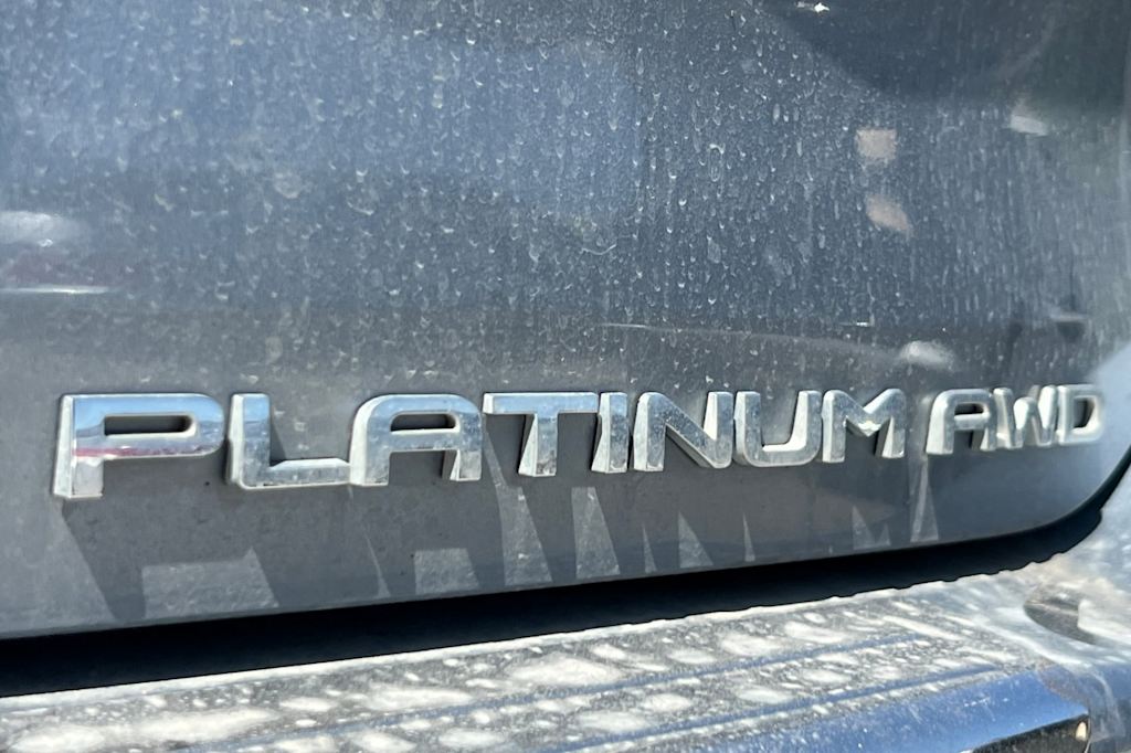 Thumbnail: 2022 Toyota Highlander - 7