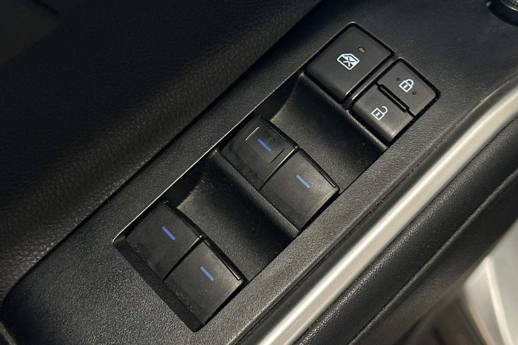 Thumbnail: 2020 Toyota Highlander - 21