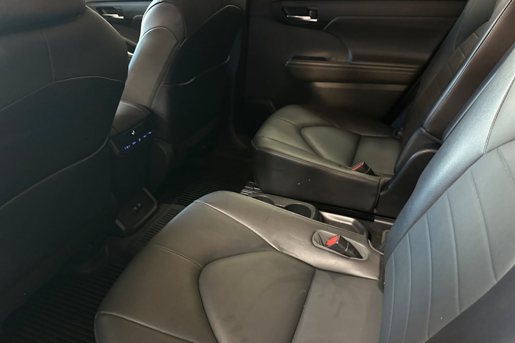 Thumbnail: 2020 Toyota Highlander - 10