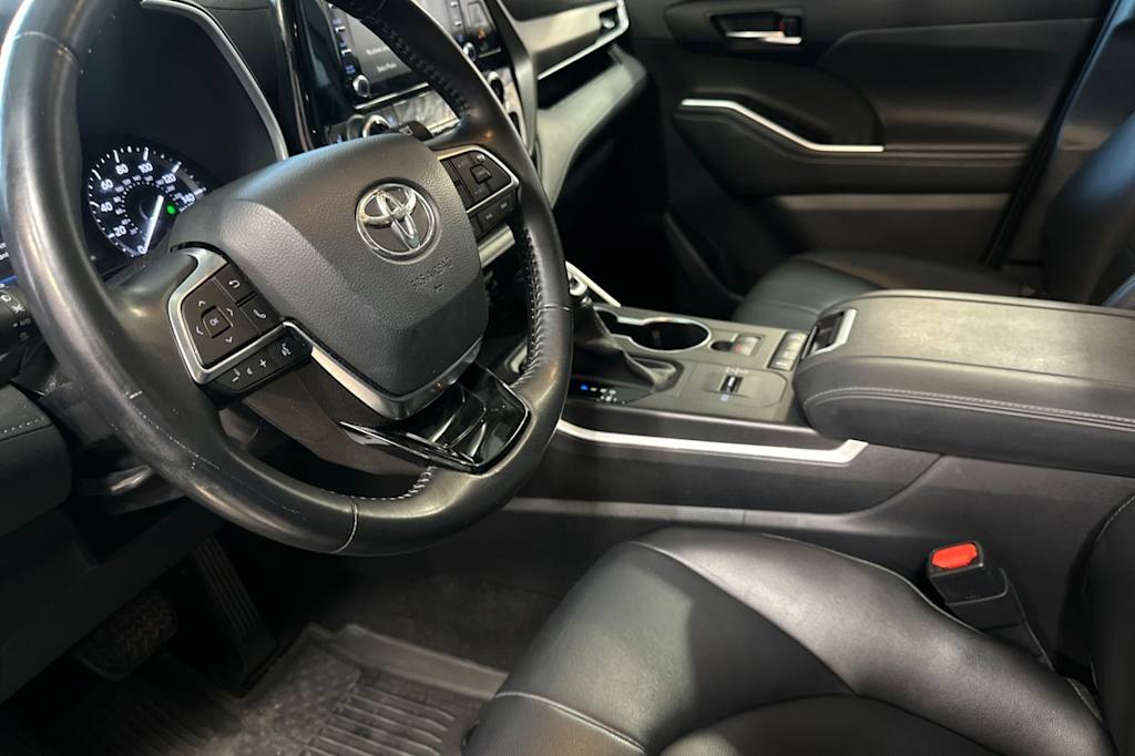 Thumbnail: 2020 Toyota Highlander - 9