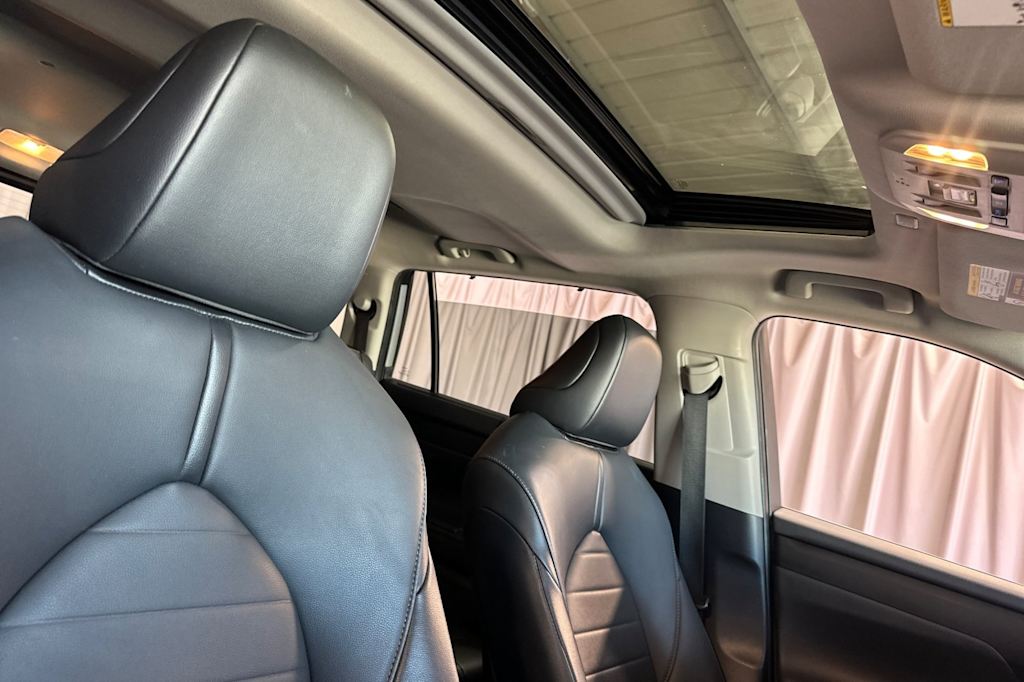 Thumbnail: 2020 Toyota Highlander - 23