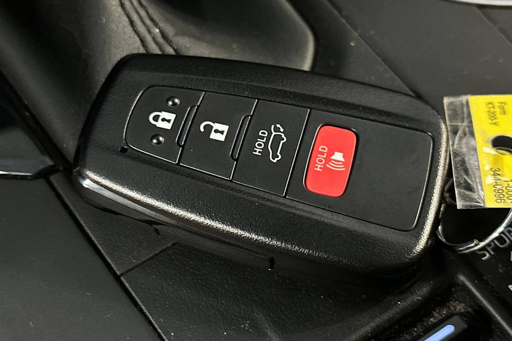 Thumbnail: 2020 Toyota Highlander - 16