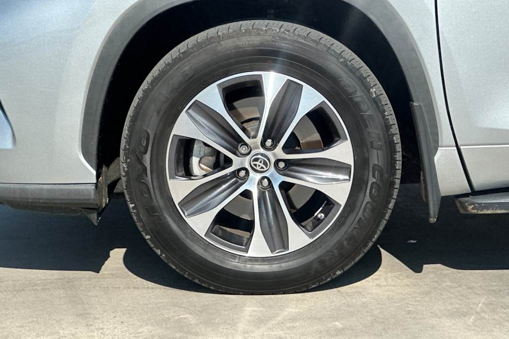 Thumbnail: 2020 Toyota Highlander - 8