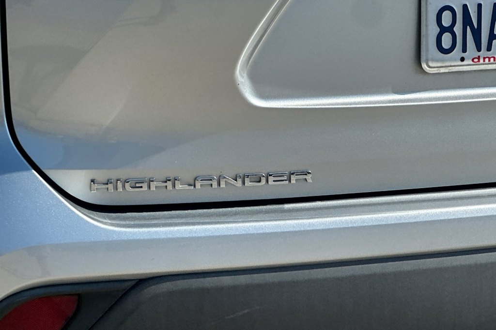 Thumbnail: 2020 Toyota Highlander - 7