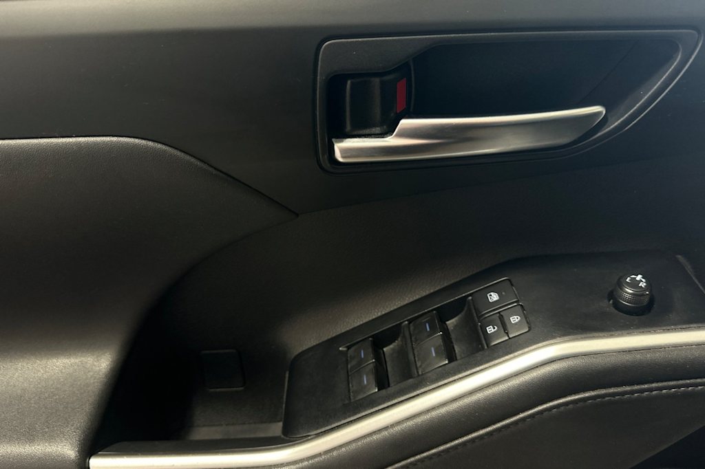 Thumbnail: 2020 Toyota Highlander - 20