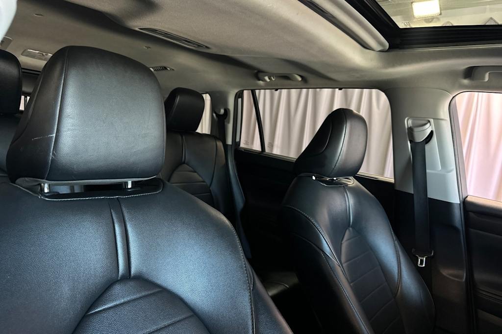 Thumbnail: 2021 Toyota Highlander - 10