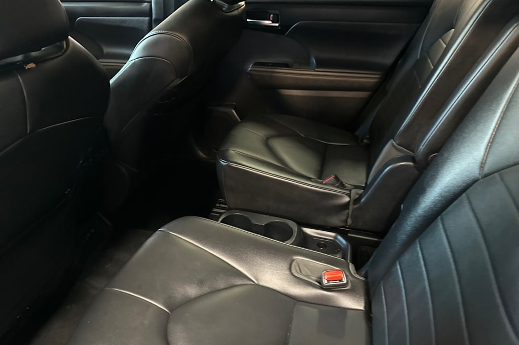 Thumbnail: 2021 Toyota Highlander - 11