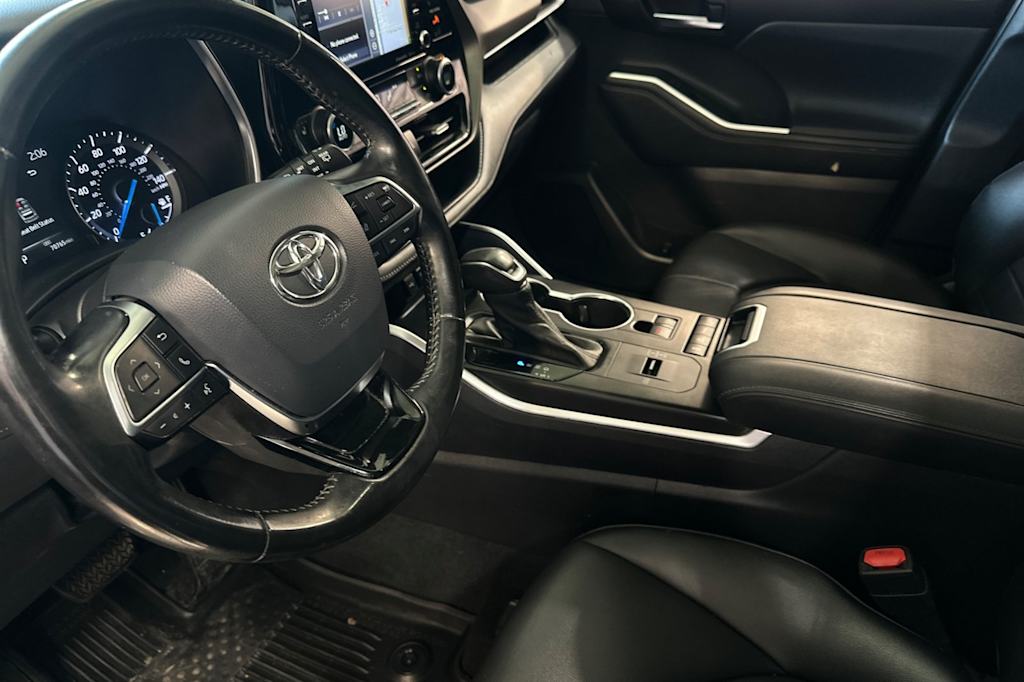 Thumbnail: 2021 Toyota Highlander - 9