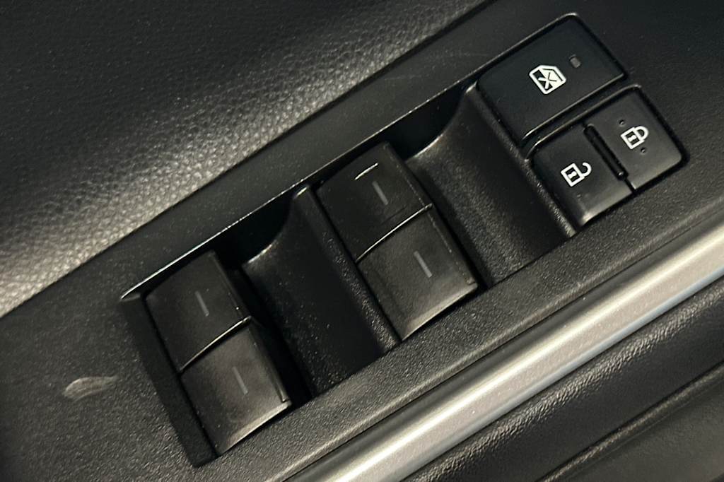 Thumbnail: 2021 Toyota Highlander - 22