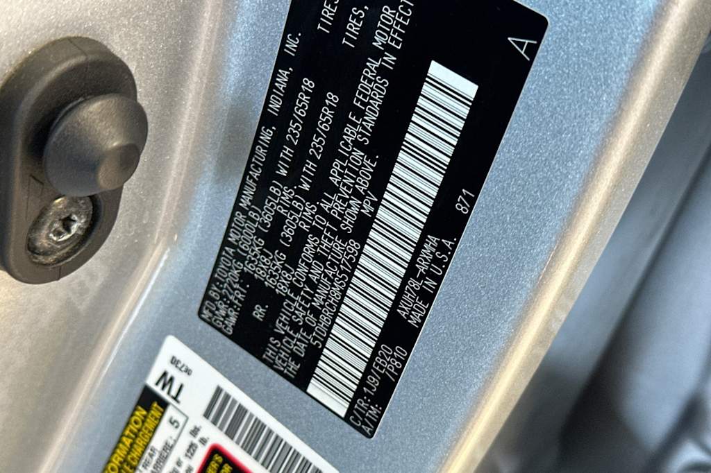 Thumbnail: 2021 Toyota Highlander - 17