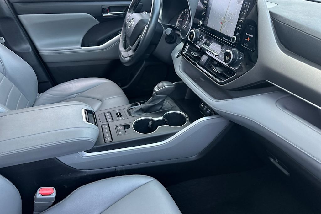 2022 Toyota Highlander XLE 12