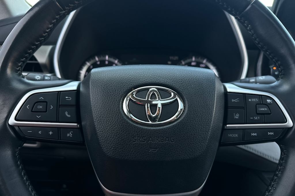 2022 Toyota Highlander XLE 27