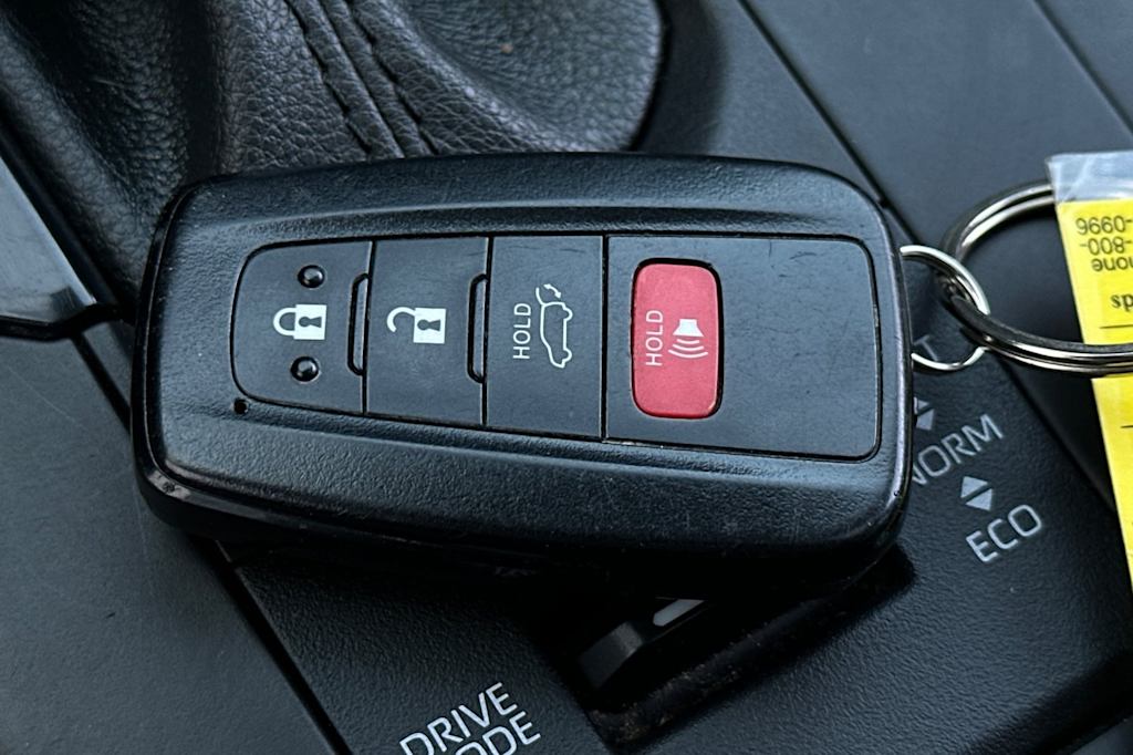 2022 Toyota Highlander XLE 28