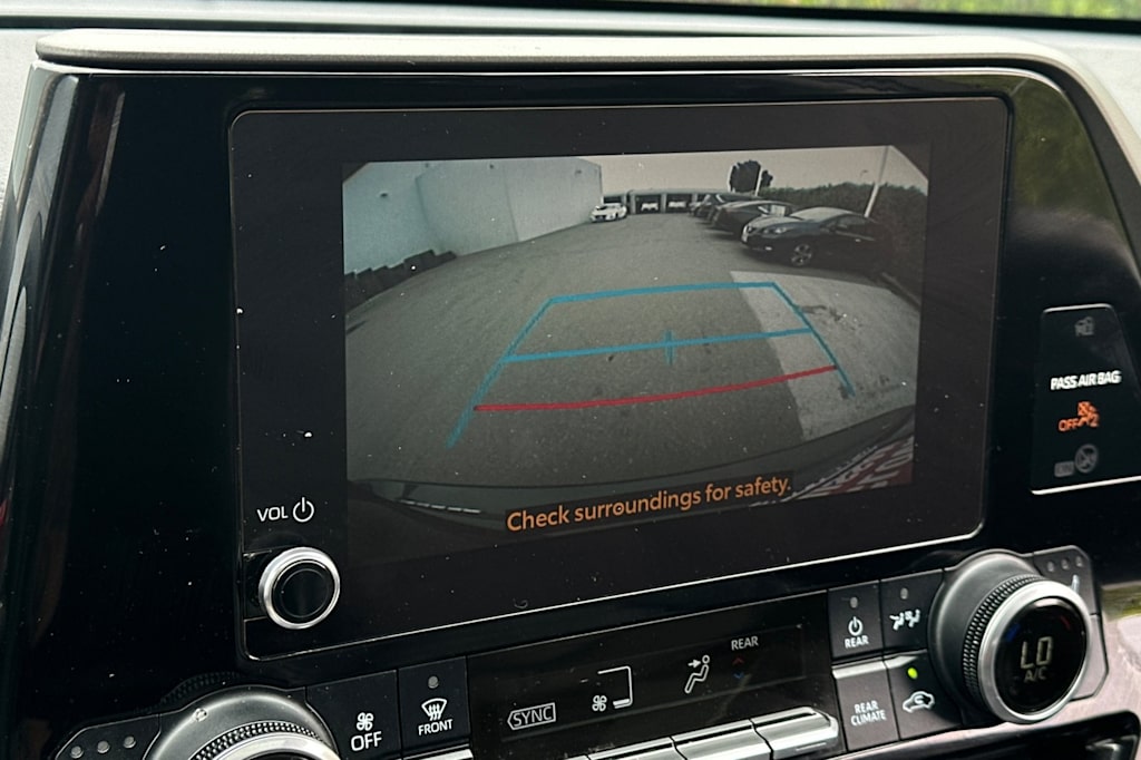 2023 Toyota Highlander XLE 23