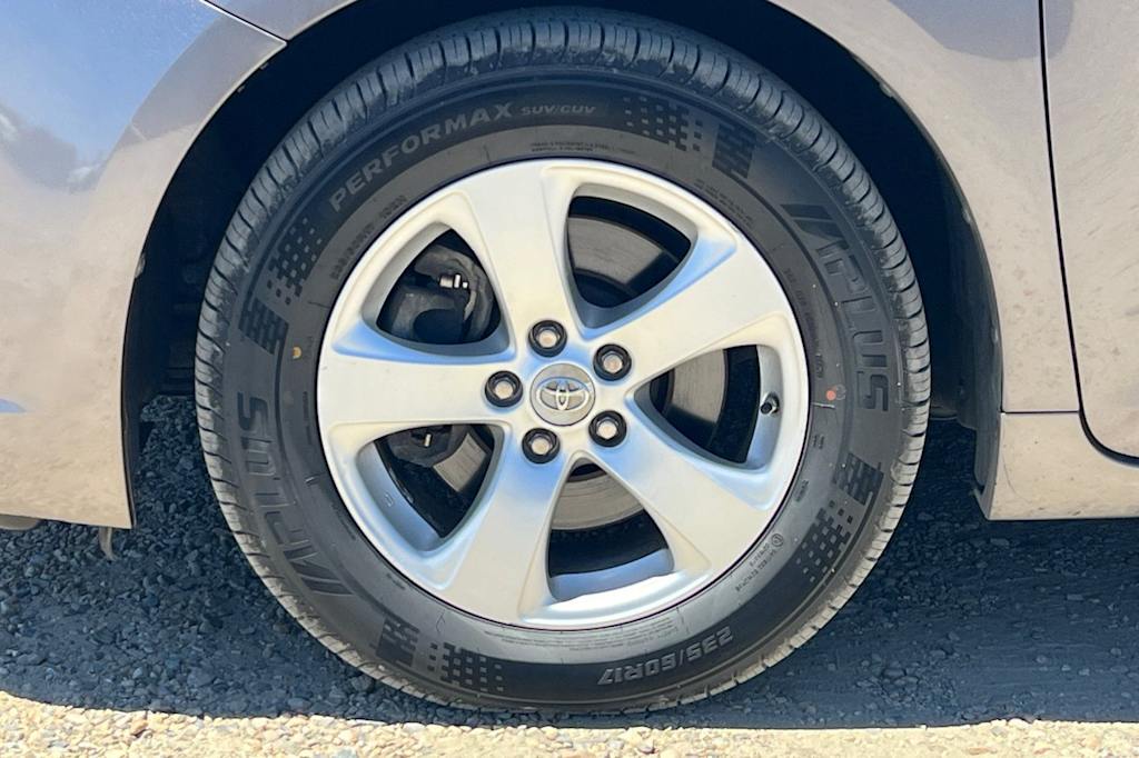 Thumbnail: 2014 Toyota Sienna - 8