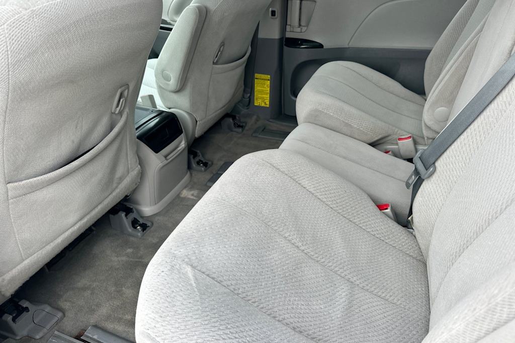 Thumbnail: 2014 Toyota Sienna - 11