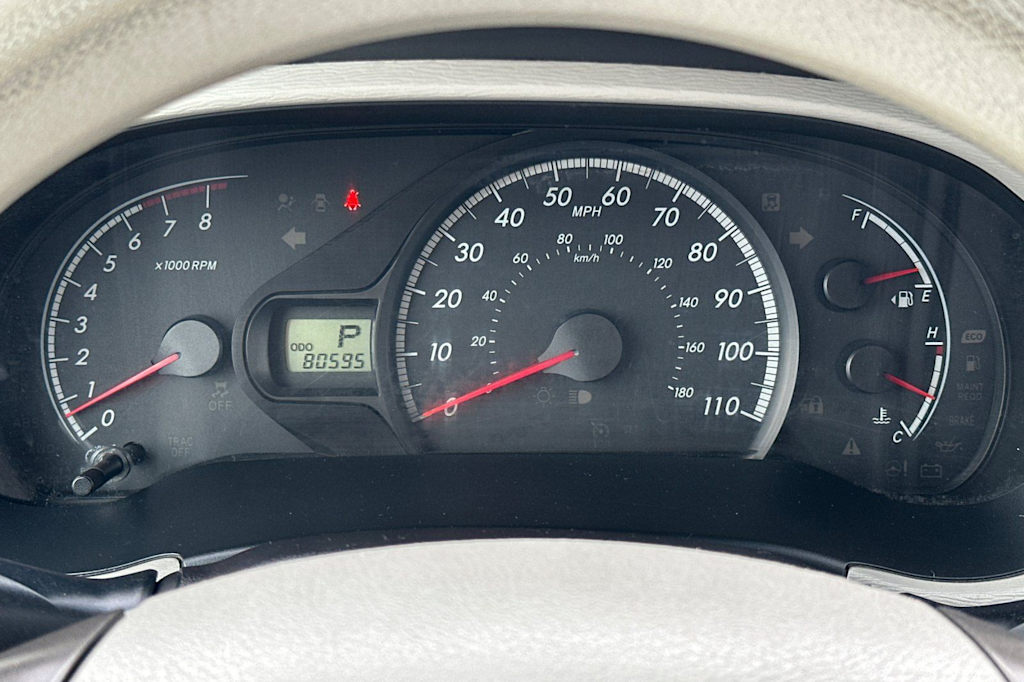 Thumbnail: 2014 Toyota Sienna - 32