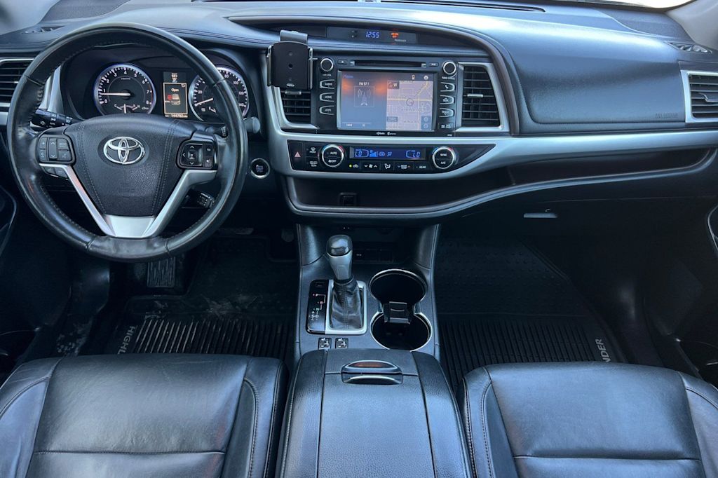 Thumbnail: 2015 Toyota Highlander - 2