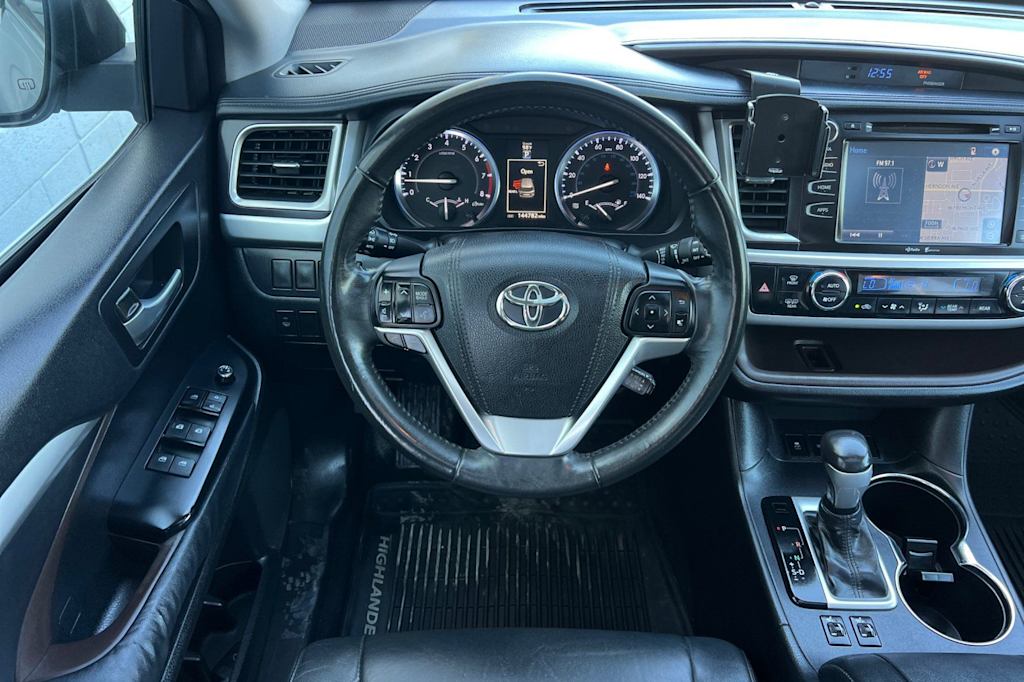 Thumbnail: 2015 Toyota Highlander - 11