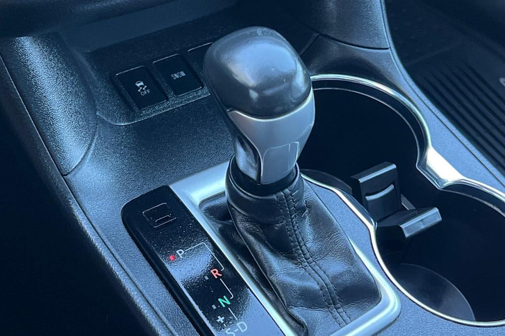 Thumbnail: 2015 Toyota Highlander - 14