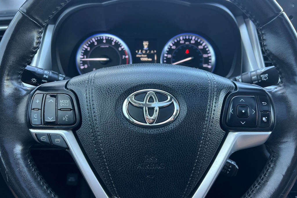 Thumbnail: 2015 Toyota Highlander - 30