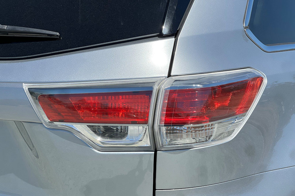 Thumbnail: 2015 Toyota Highlander - 36