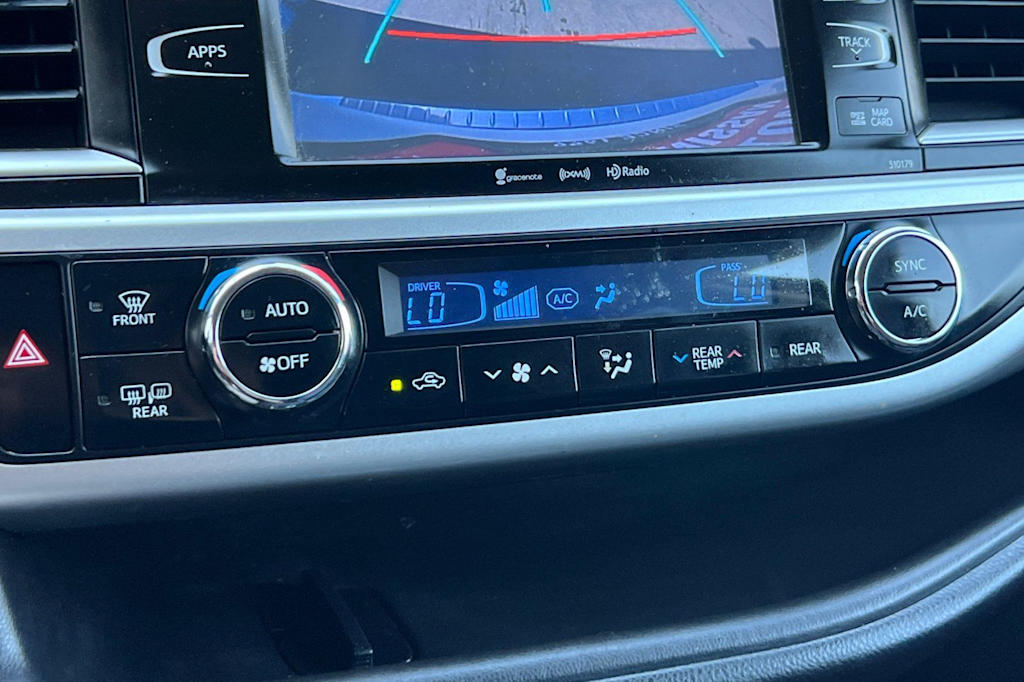 Thumbnail: 2018 Toyota Highlander - 29
