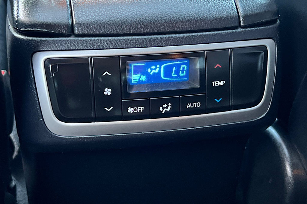 Thumbnail: 2018 Toyota Highlander - 24