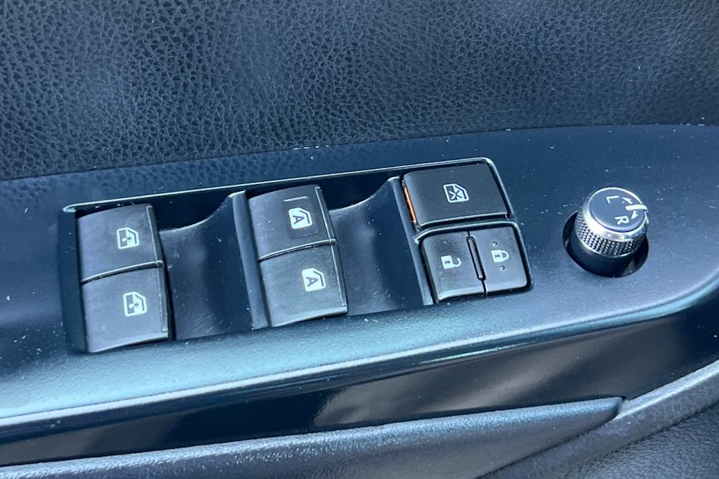 Thumbnail: 2018 Toyota Highlander - 23