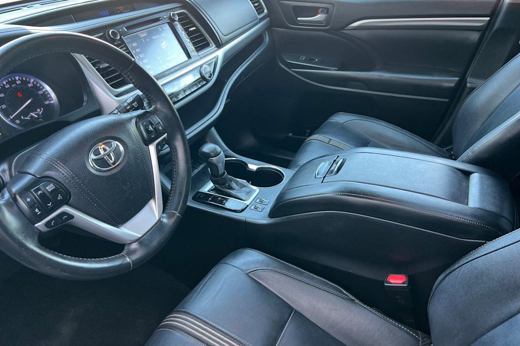 Thumbnail: 2018 Toyota Highlander - 9