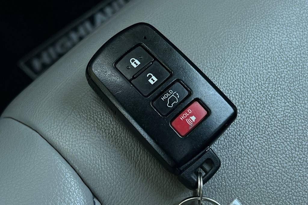 Thumbnail: 2019 Toyota Highlander - 17