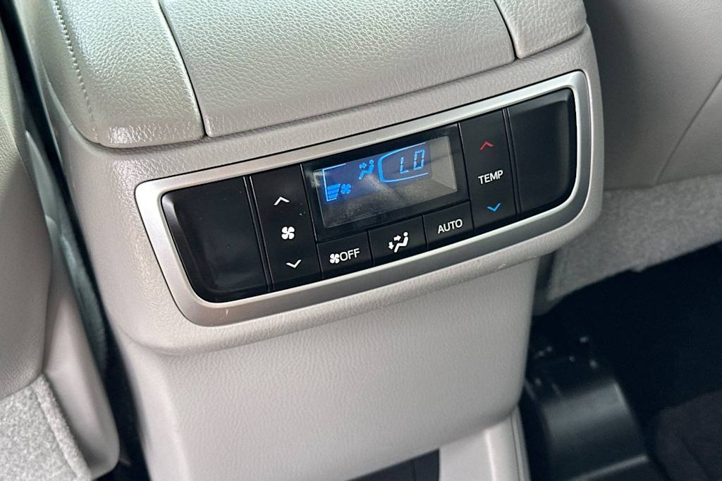 Thumbnail: 2019 Toyota Highlander - 23