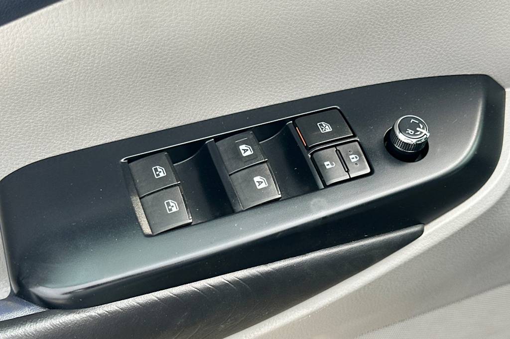 Thumbnail: 2019 Toyota Highlander - 22