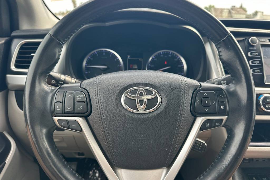 Thumbnail: 2019 Toyota Highlander - 31