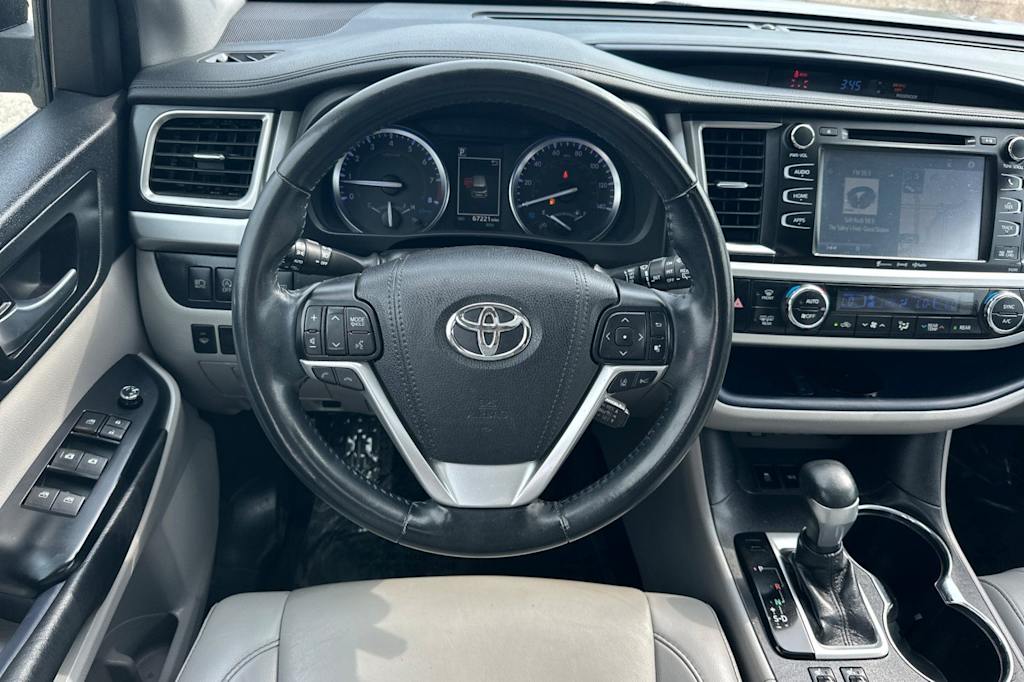 Thumbnail: 2019 Toyota Highlander - 11