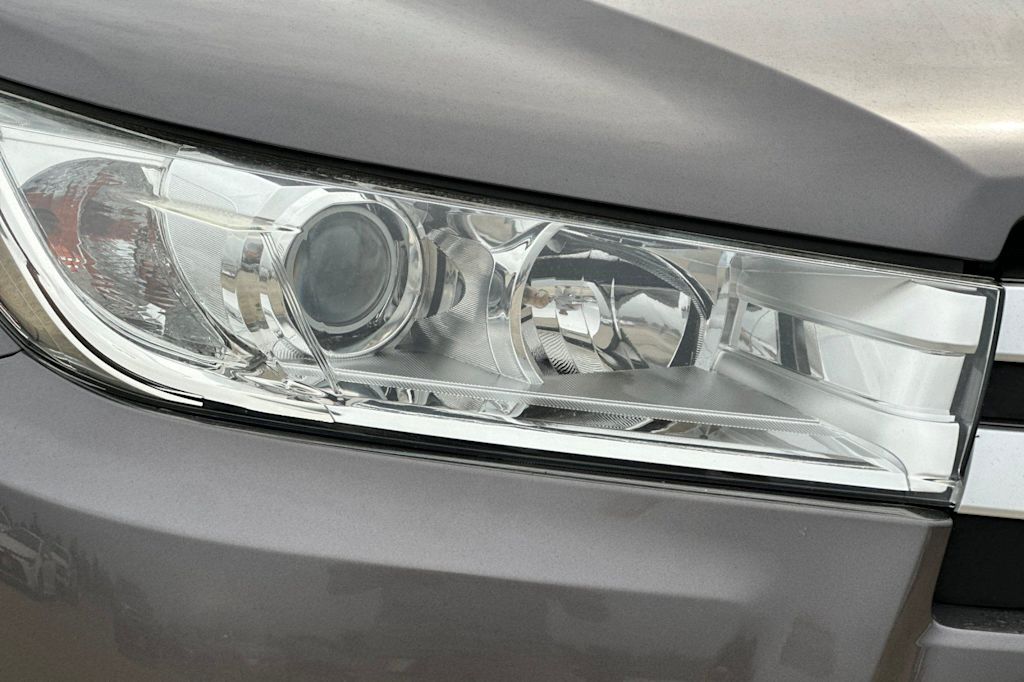 Thumbnail: 2019 Toyota Highlander - 36