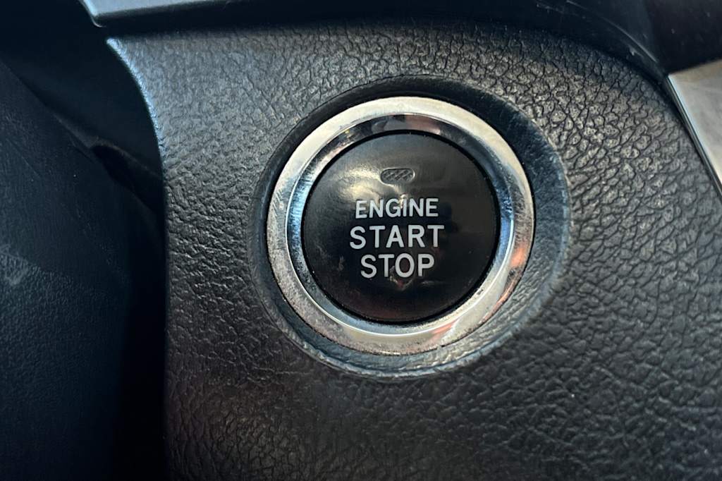 Thumbnail: 2015 Toyota Sienna - 30