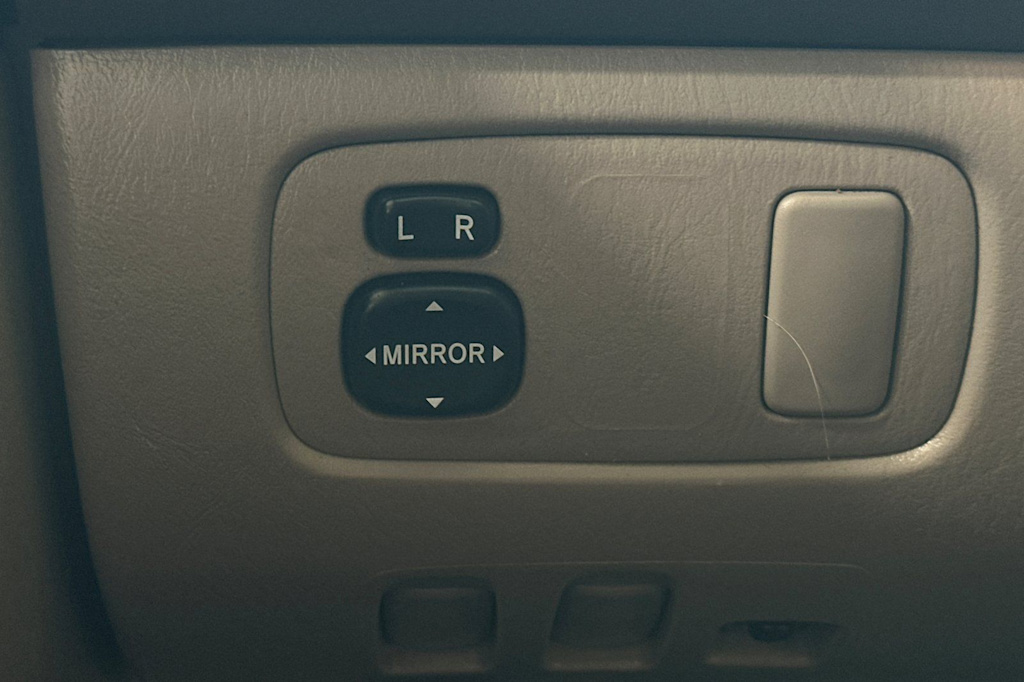 Thumbnail: 2008 Toyota Sienna - 33