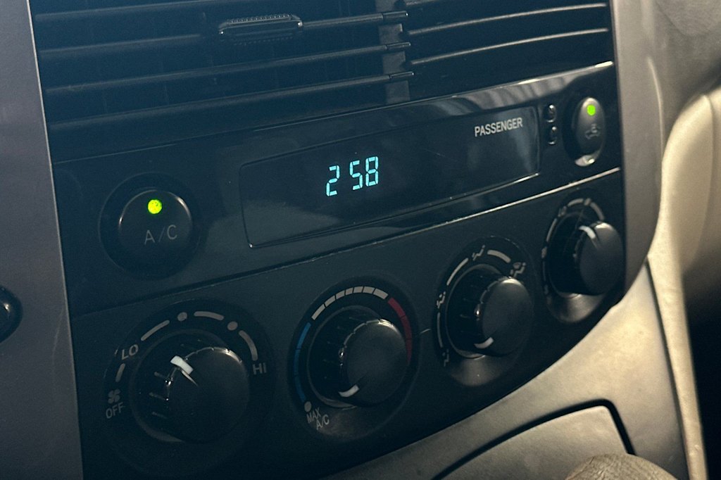 Thumbnail: 2008 Toyota Sienna - 28