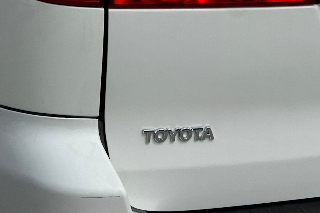 Thumbnail: 2008 Toyota Sienna - 35