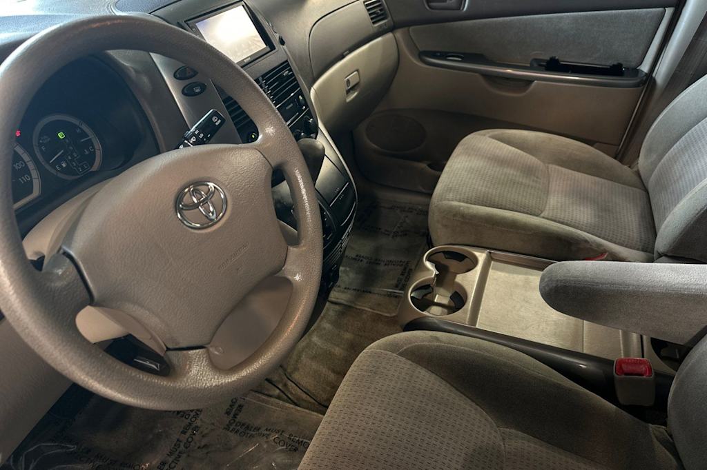 Thumbnail: 2008 Toyota Sienna - 9