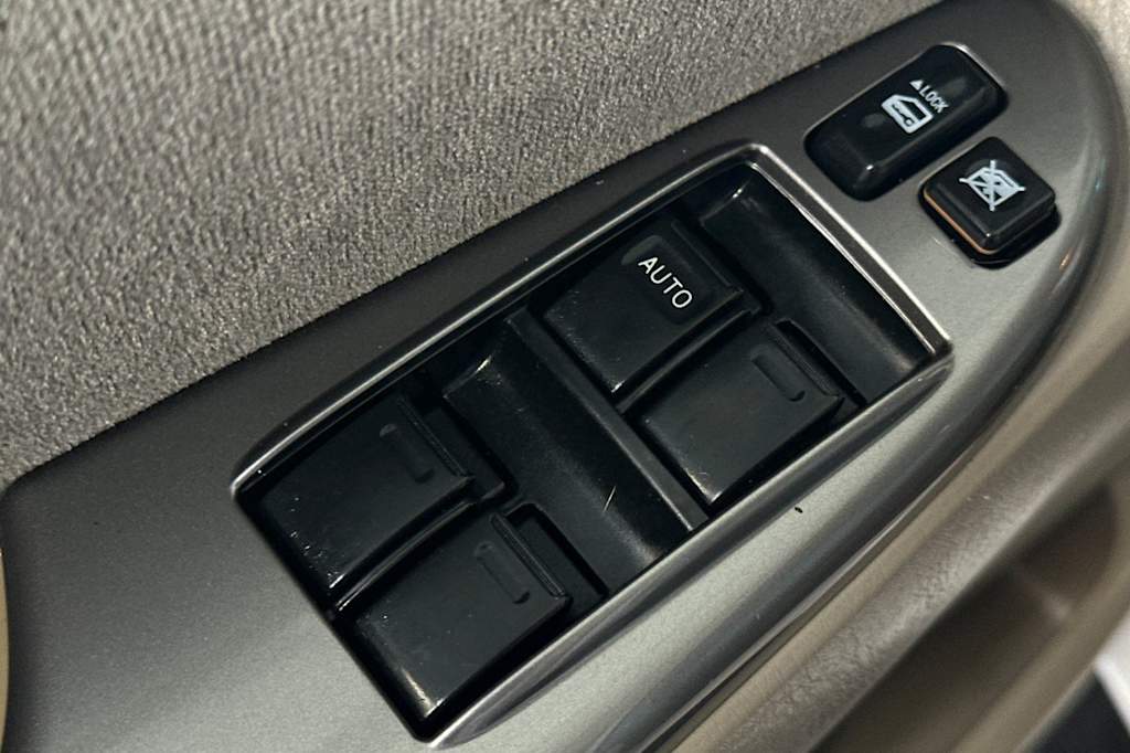 Thumbnail: 2008 Toyota Sienna - 24