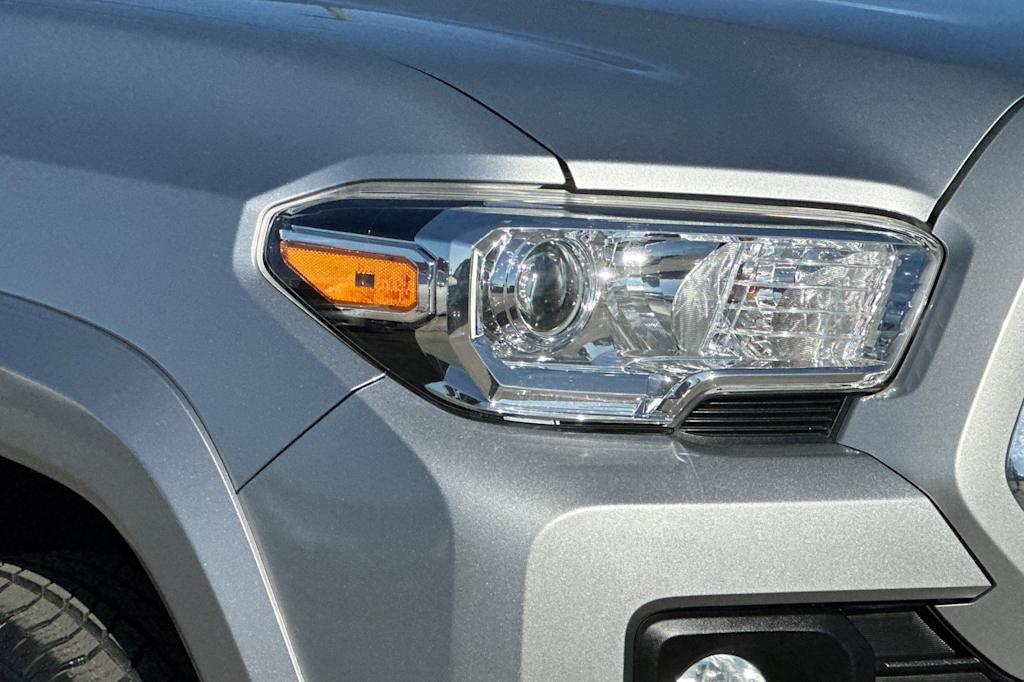 Thumbnail: 2021 Toyota Tacoma - 32