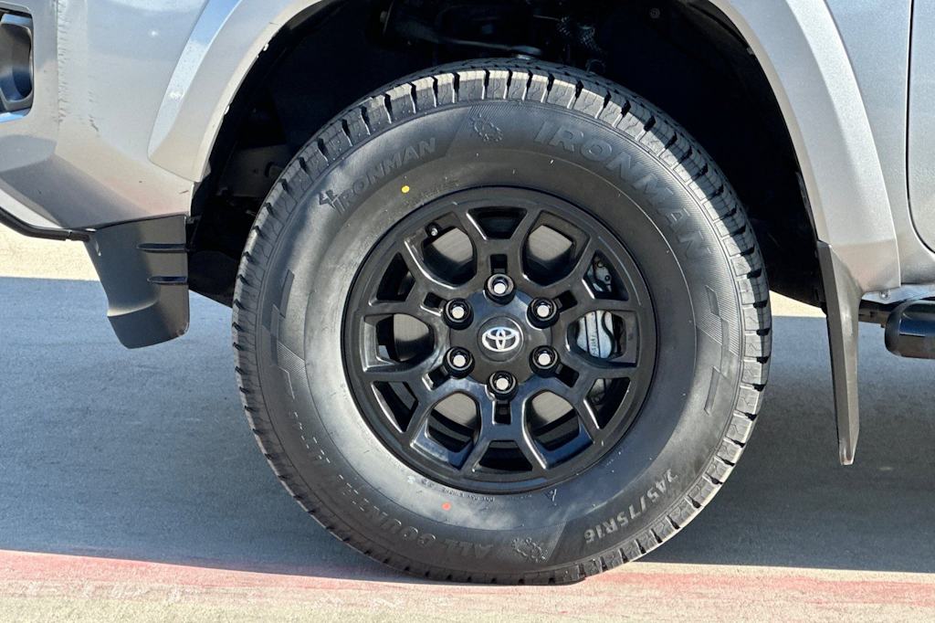 Thumbnail: 2021 Toyota Tacoma - 8