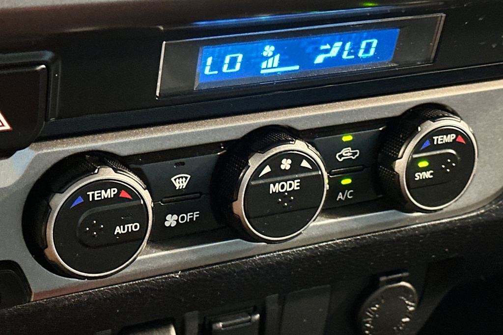 Thumbnail: 2021 Toyota Tacoma - 25