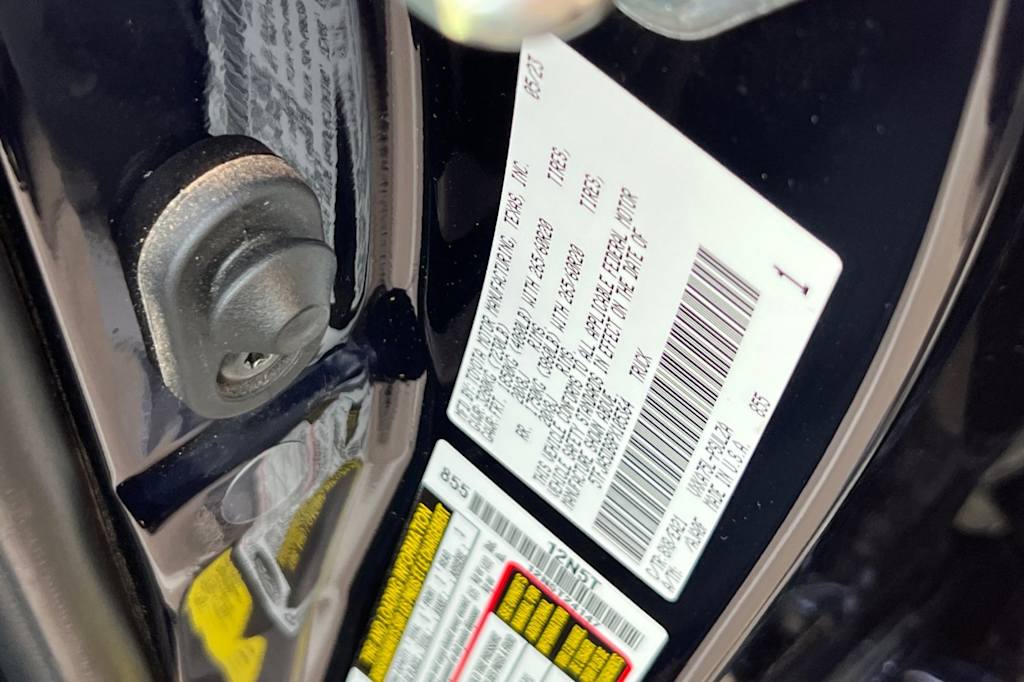 Thumbnail: 2023 Toyota Tundra - 19