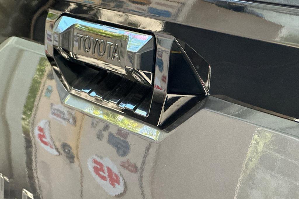 Thumbnail: 2023 Toyota Tundra - 7
