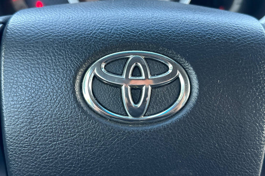 Thumbnail: 2012 Toyota Tacoma - 32